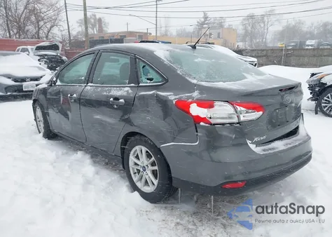 2015 Ford Focus Se z USA, uszkodzony, nr VIN 1FADP3F23FL317596